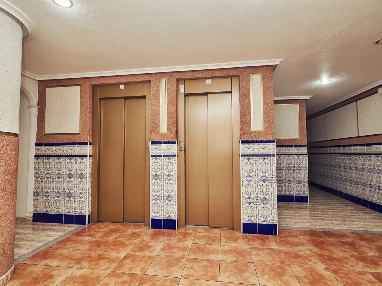 2 soverom Leilighet til salgs i Torrevieja med svømmebasseng - € 168 000 (Ref: 9879870)
