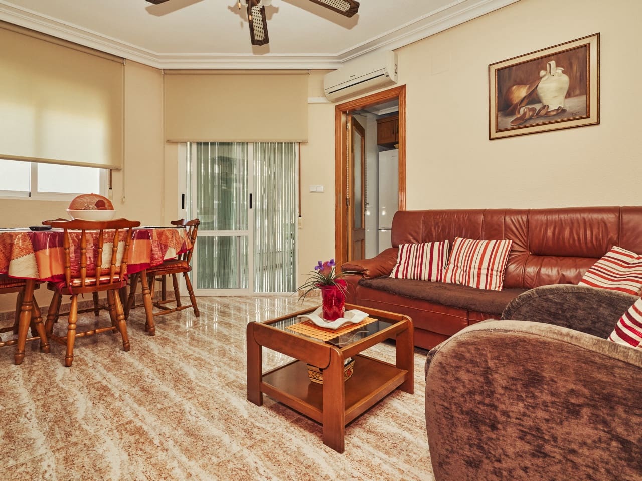 2 soverom Leilighet til salgs i Torrevieja med svømmebasseng - € 168 000 (Ref: 9879870)