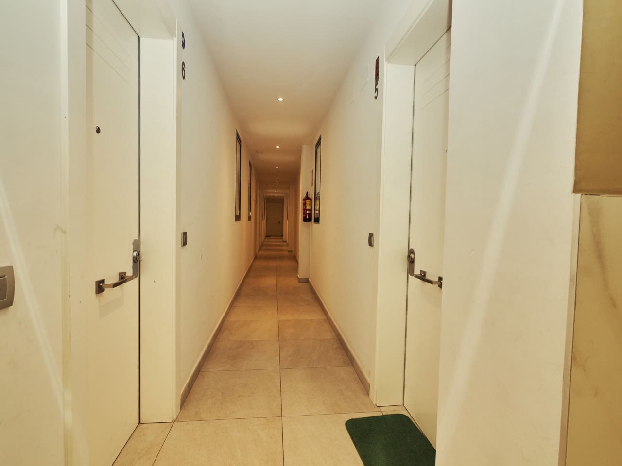 2 makuuhuone Huoneisto myytävänä paikassa Torrevieja mukana uima-altaan - 185 000 € (Ref: 9891151)