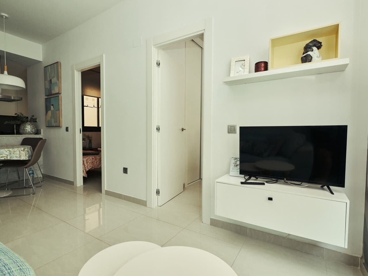 2 makuuhuone Huoneisto myytävänä paikassa Torrevieja mukana uima-altaan - 185 000 € (Ref: 9891151)