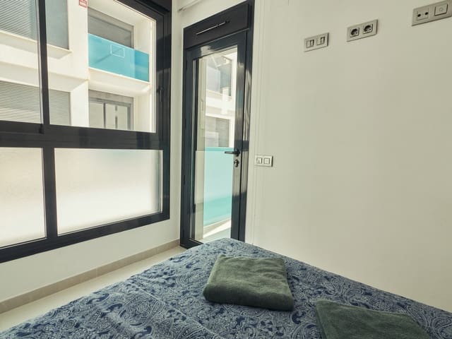 2 makuuhuone Huoneisto myytävänä paikassa Avenida Habaneras - Curva de Palangre, Torrevieja mukana uima-altaan - 185 000 € (Ref: 9891151)