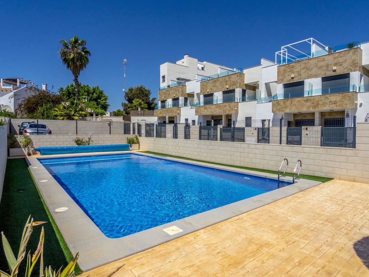 3 Zimmer Haus zu verkaufen in Filipinas mit Pool Garage - 324.900 € (Ref: 9893203)