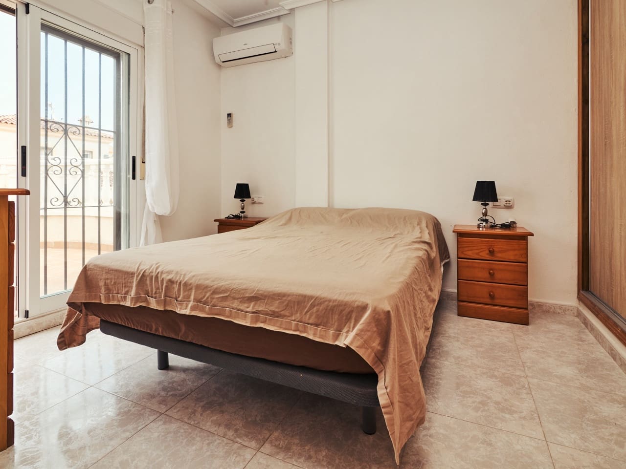 2 slaapkamer Huis te koop in Torrevieja met zwembad - € 185.000 (Ref: 9921072)