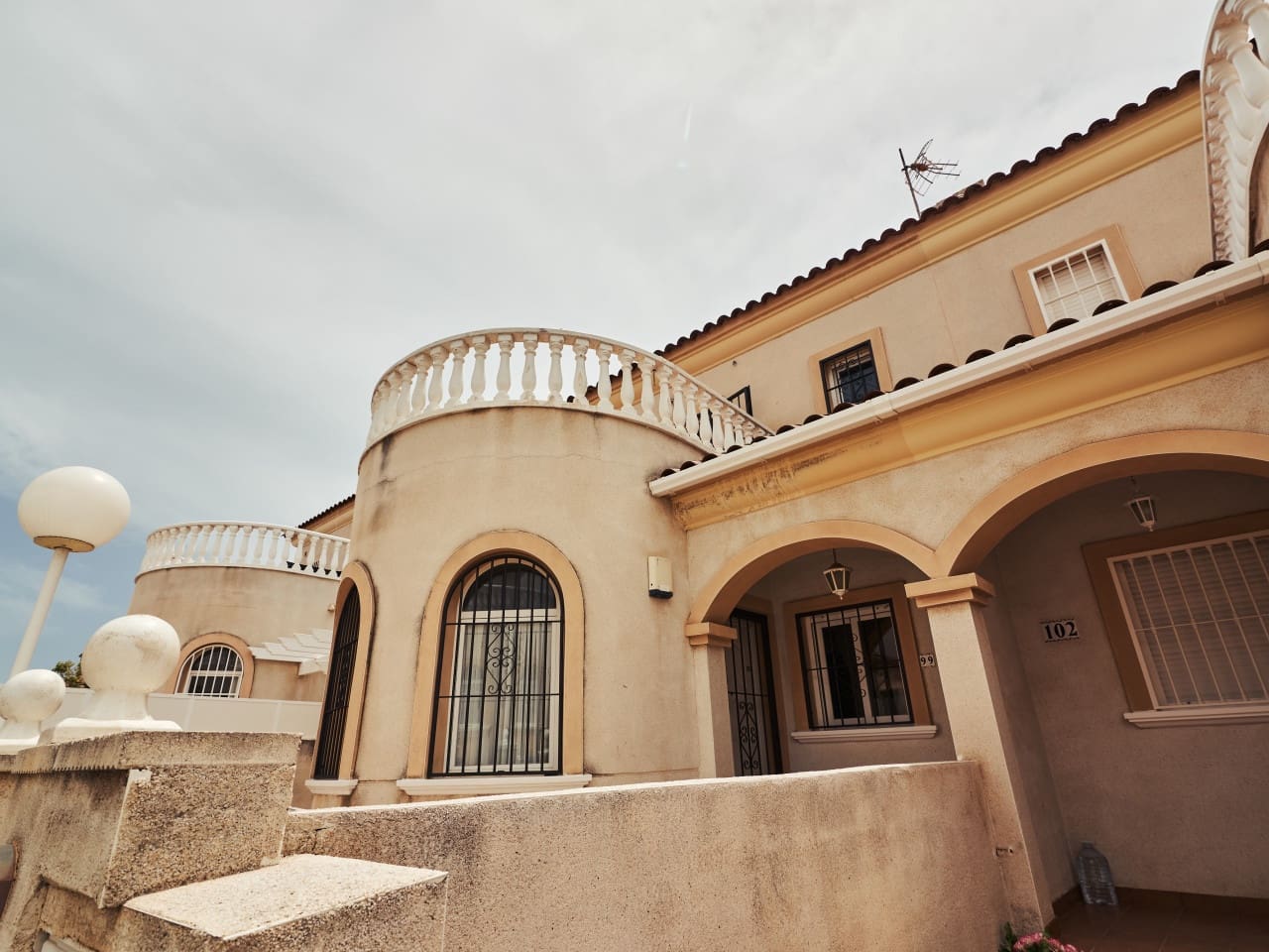 2 slaapkamer Huis te koop in Torrevieja met zwembad - € 185.000 (Ref: 9921072)