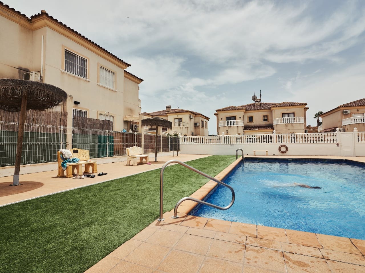 2 slaapkamer Huis te koop in Torrevieja met zwembad - € 185.000 (Ref: 9921072)