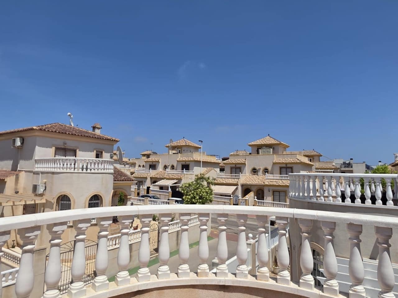 2 Zimmer Haus zu verkaufen in Torrevieja mit Pool - 185.000 € (Ref: 9921072)
