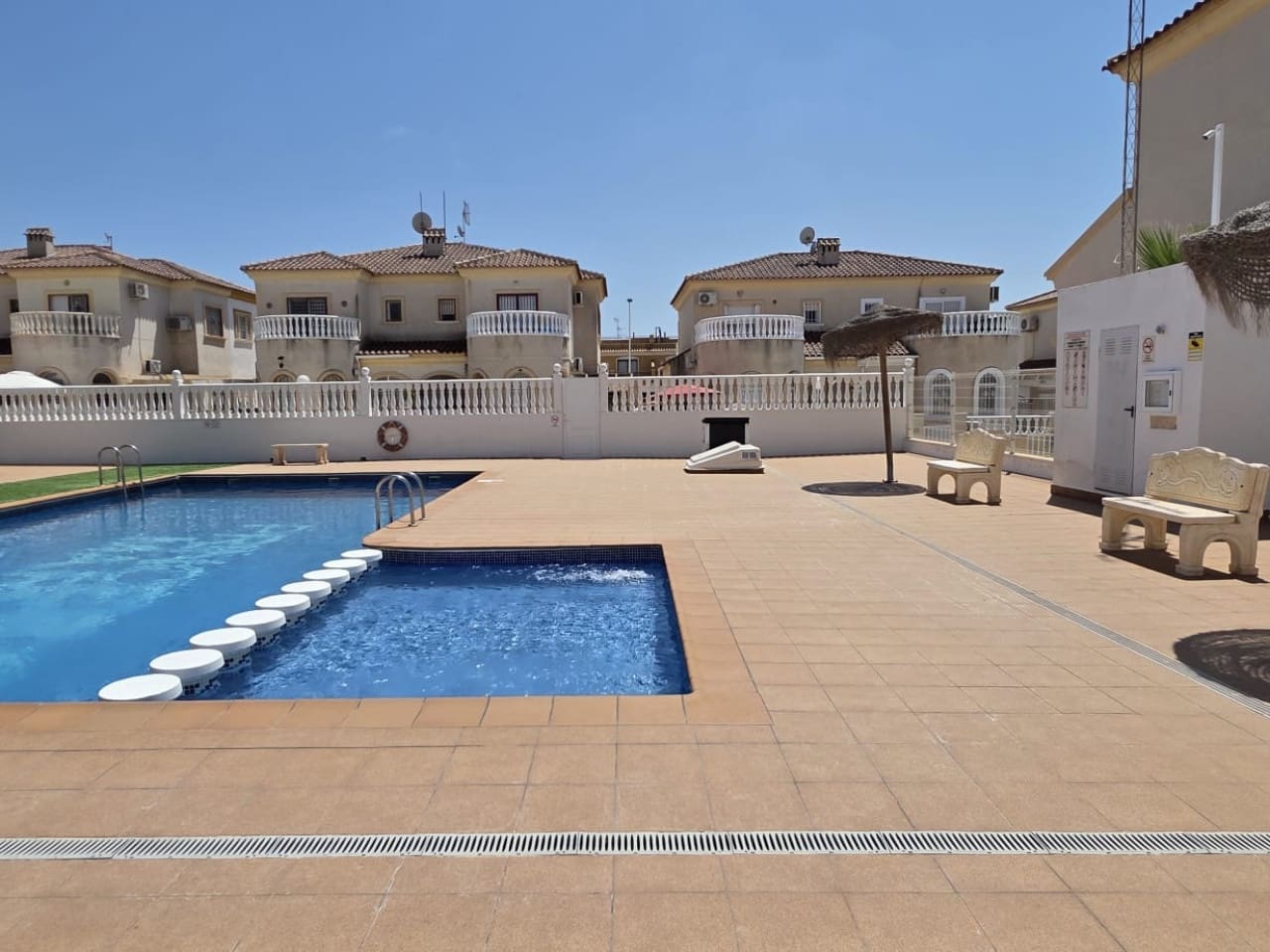 2 Zimmer Haus zu verkaufen in Torrevieja mit Pool - 185.000 € (Ref: 9921072)