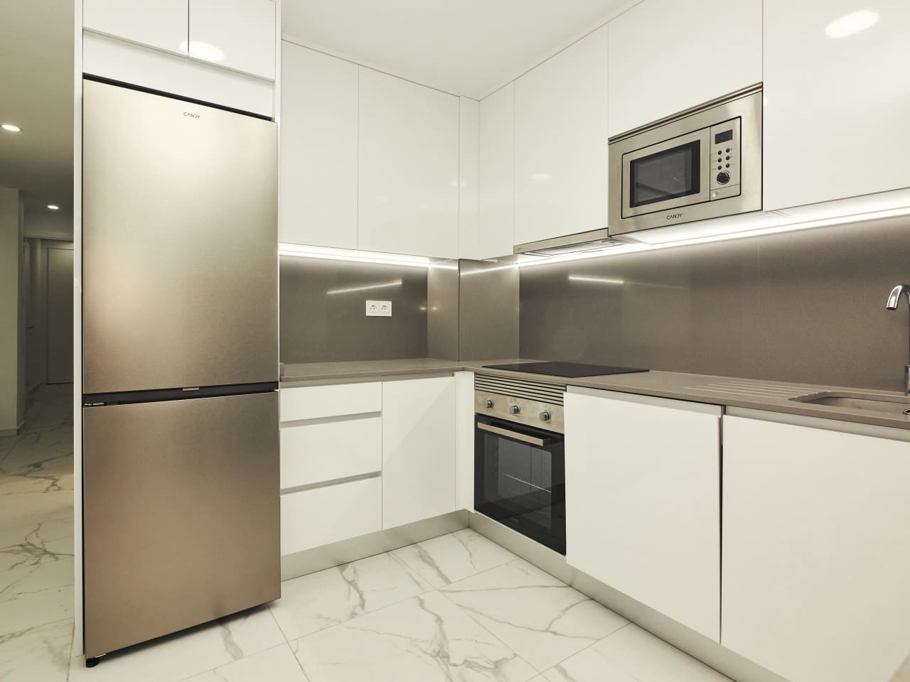 2 bedroom Apartment for sale in Torrevieja with pool garage - € 326,900 (Ref: 9930031)