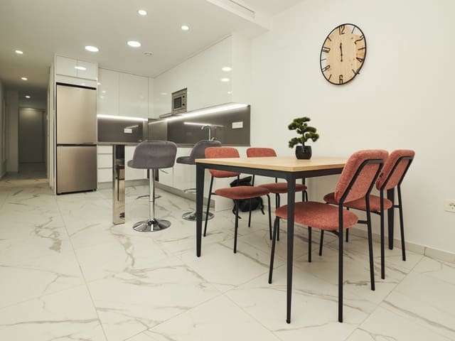 Apartamento de 2 habitaciones en Avenida Habaneras - Curva de Palangre, Torrevieja en venta con piscina garaje - 326.900 € (Ref: 9930031)