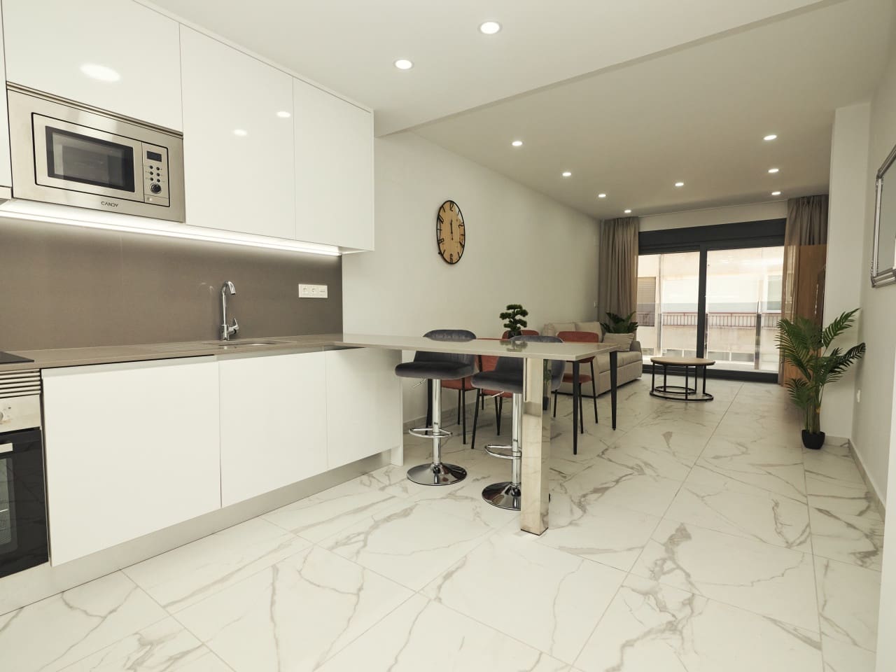 2 bedroom Apartment for sale in Torrevieja with pool garage - € 326,900 (Ref: 9930031)