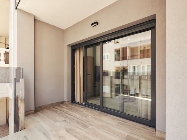 Apartamento de 2 habitaciones en Avenida Habaneras - Curva de Palangre, Torrevieja en venta con piscina garaje - 326.900 € (Ref: 9930031)