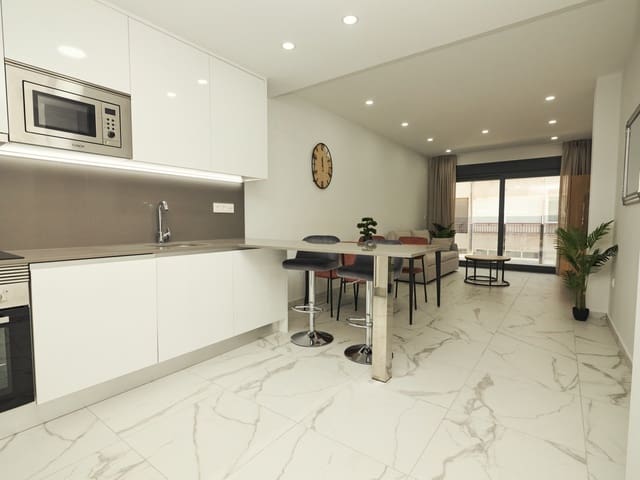Apartamento de 2 habitaciones en Avenida Habaneras - Curva de Palangre, Torrevieja en venta con piscina garaje - 326.900 € (Ref: 9930031)