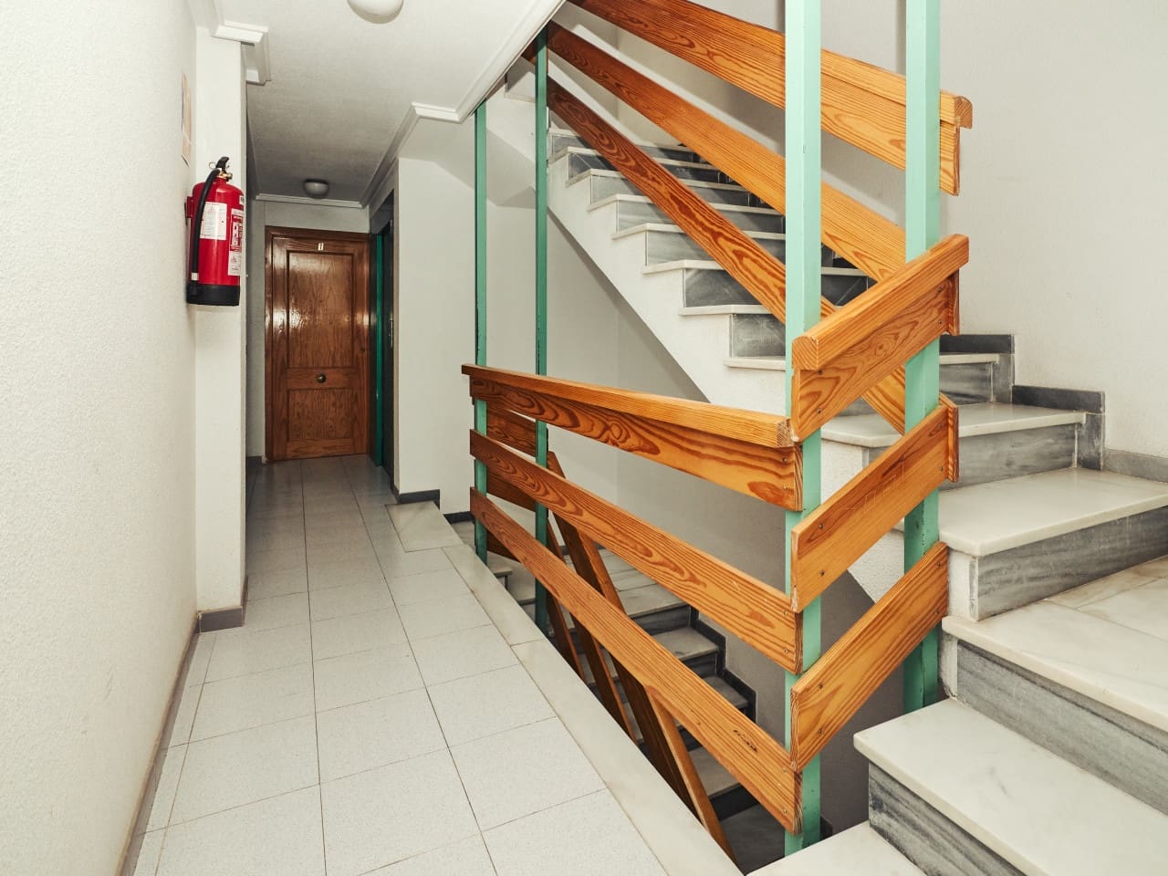 Apartamento de 2 habitaciones en Torrevieja en venta - 118.500 € (Ref: 9930032)