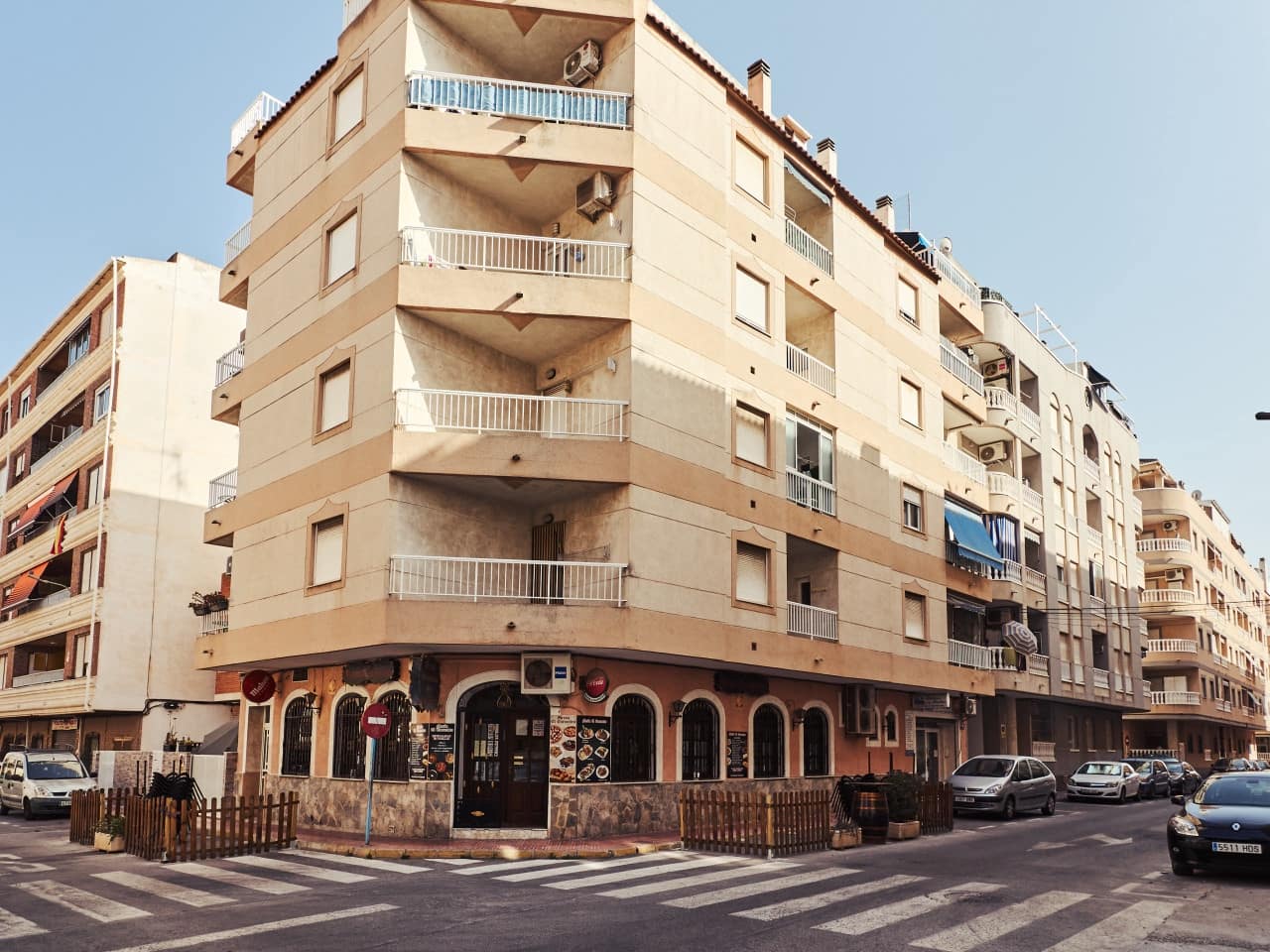 Apartamento de 2 habitaciones en Torrevieja en venta - 118.500 € (Ref: 9930032)