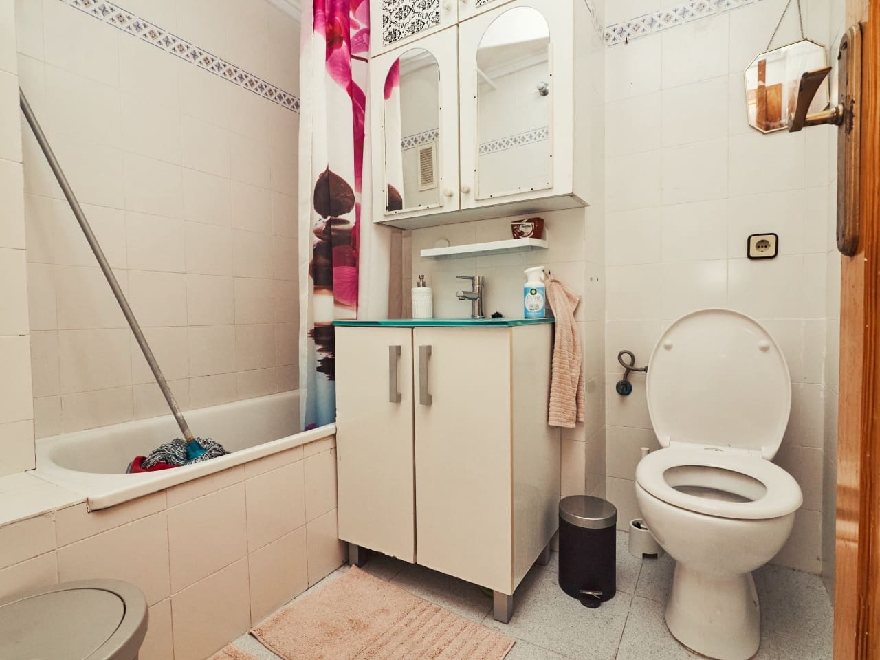 Apartamento de 2 habitaciones en Torrevieja en venta - 118.500 € (Ref: 9930032)