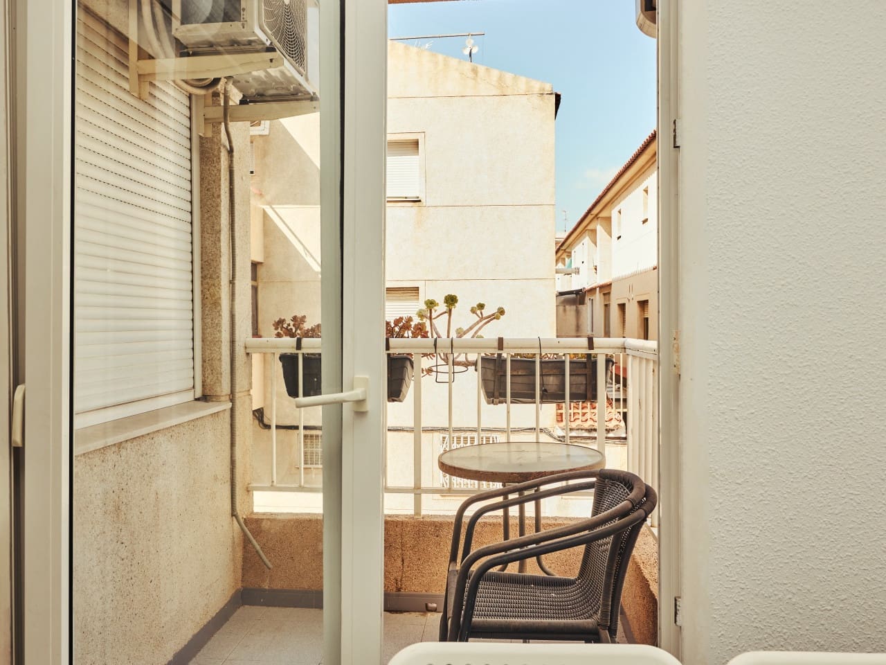 Apartamento de 2 habitaciones en Torrevieja en venta - 118.500 € (Ref: 9930032)