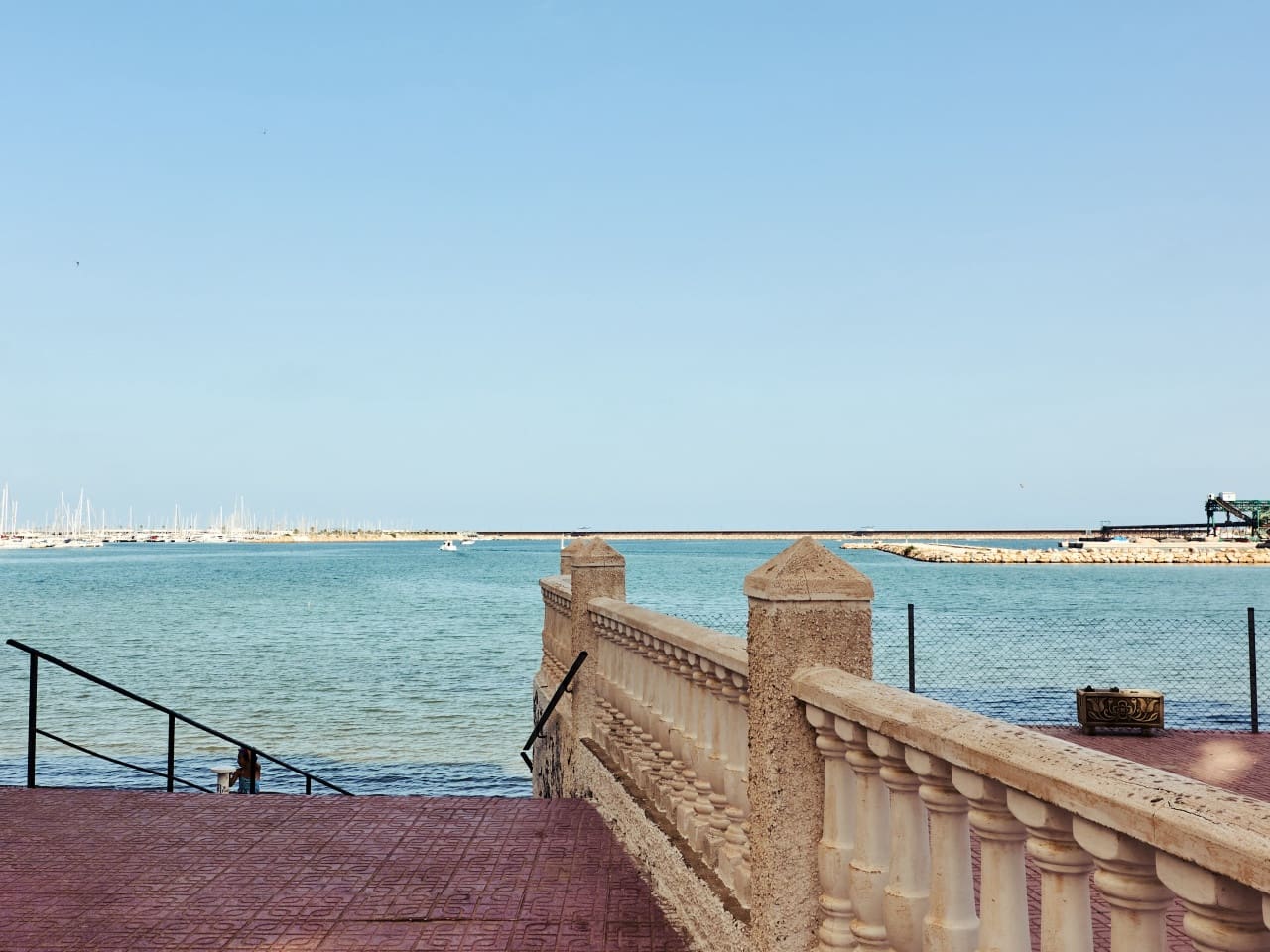 Apartamento de 2 habitaciones en Torrevieja en venta - 118.500 € (Ref: 9930032)