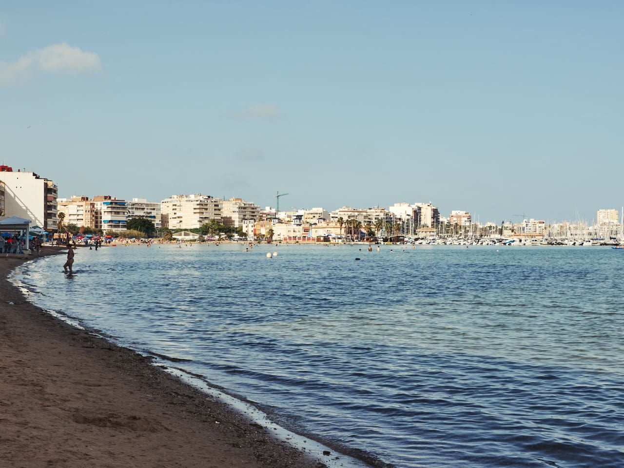 Apartamento de 2 habitaciones en Torrevieja en venta - 118.500 € (Ref: 9930032)