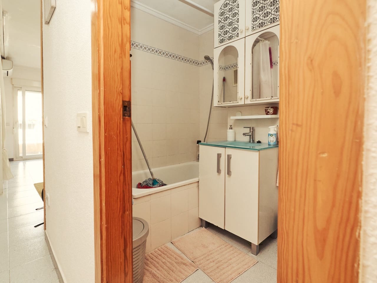 Apartamento de 2 habitaciones en Torrevieja en venta - 118.500 € (Ref: 9930032)