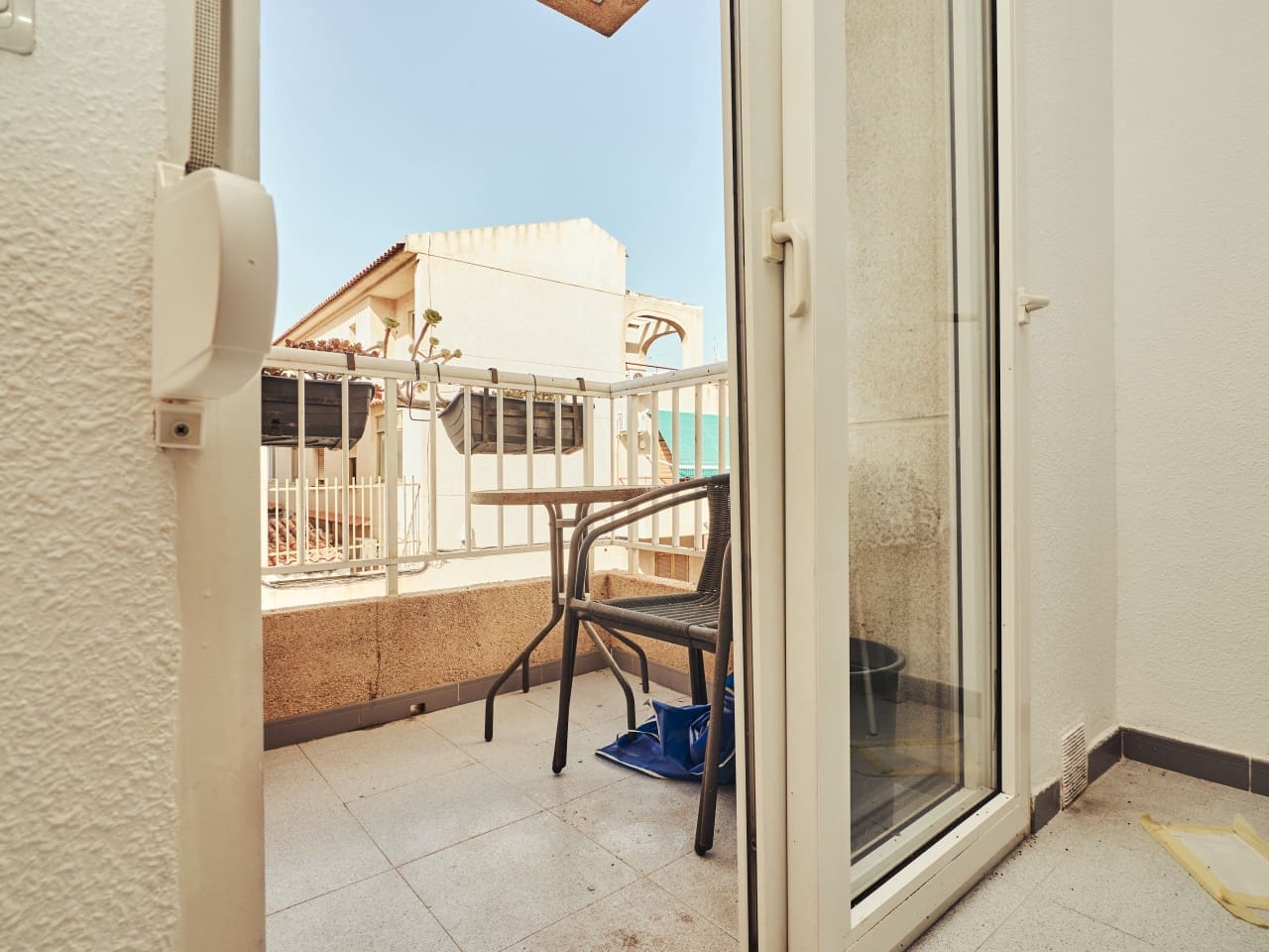 Apartamento de 2 habitaciones en Torrevieja en venta - 118.500 € (Ref: 9930032)