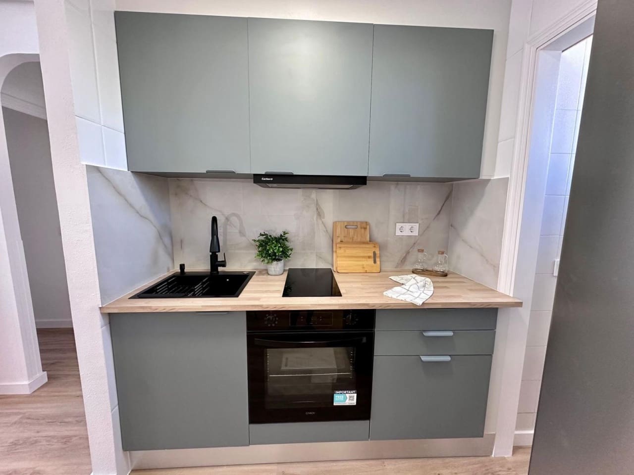 Apartamento de 2 habitaciones en Torrevieja en venta con piscina garaje - 199.900 € (Ref: 9934927)