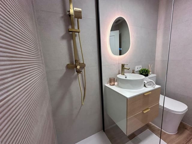Apartamento de 2 habitaciones en Avenida Habaneras - Curva de Palangre, Torrevieja en venta con piscina garaje - 199.900 € (Ref: 9934927)