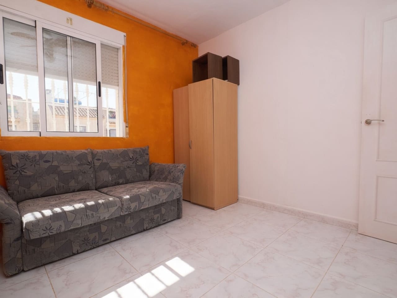 2 soverom Villa til salgs i El Chaparral med svømmebasseng garasje - € 115 000 (Ref: 9941187)
