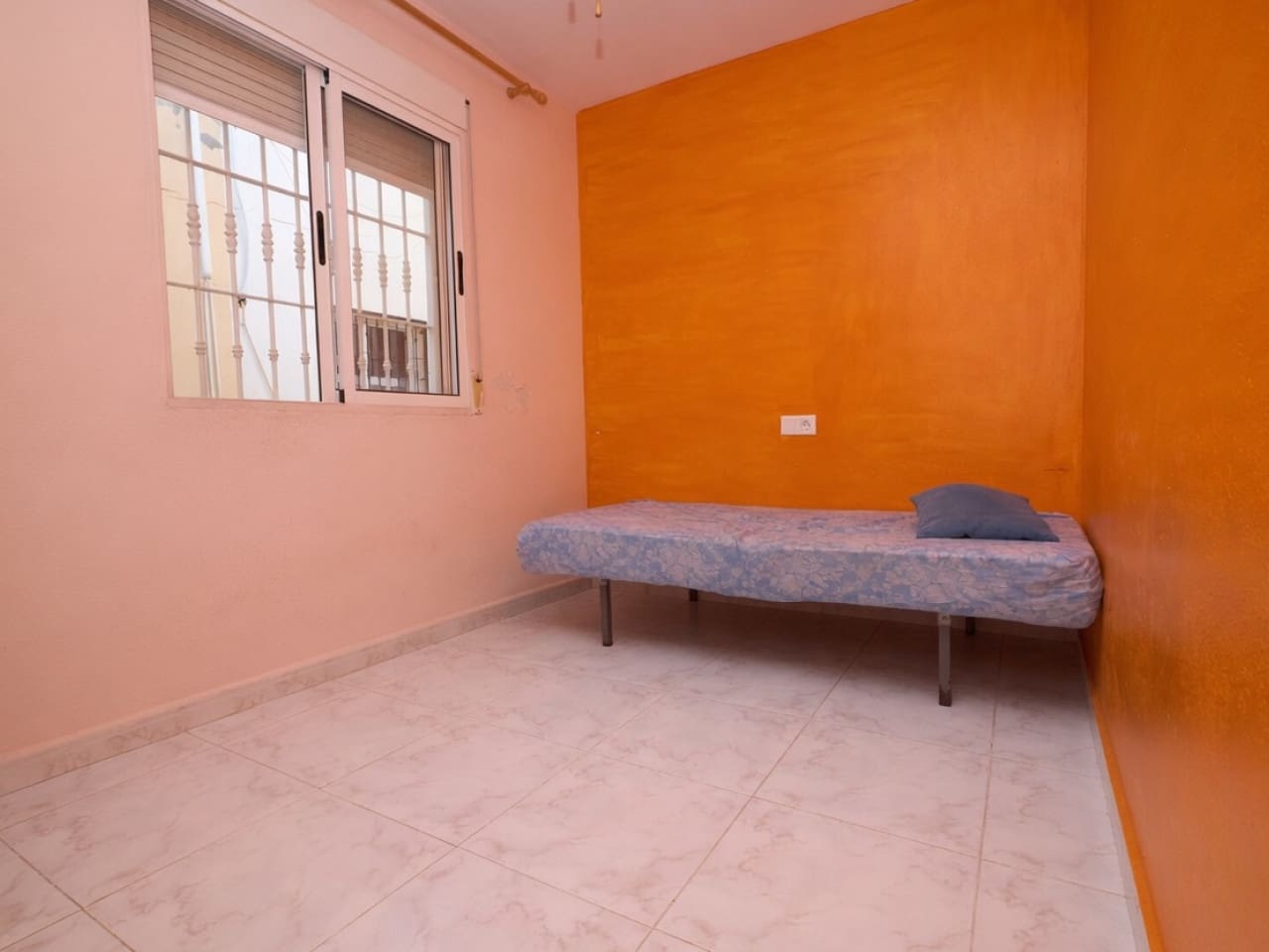 2 soverom Villa til salgs i El Chaparral med svømmebasseng garasje - € 115 000 (Ref: 9941187)