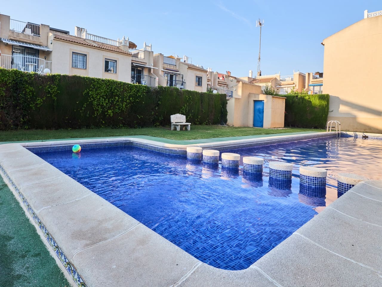 2 soverom Villa til salgs i El Chaparral med svømmebasseng garasje - € 115 000 (Ref: 9941187)