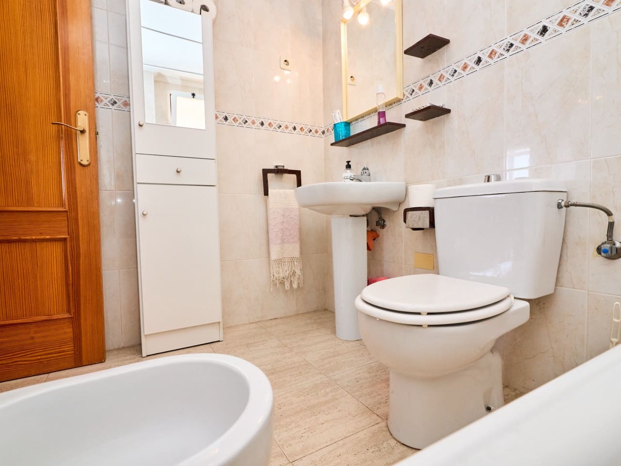 1 soveværelse Lejlighed til salg i Torrevieja med swimmingpool garage - € 159.900 (Ref: 9941188)