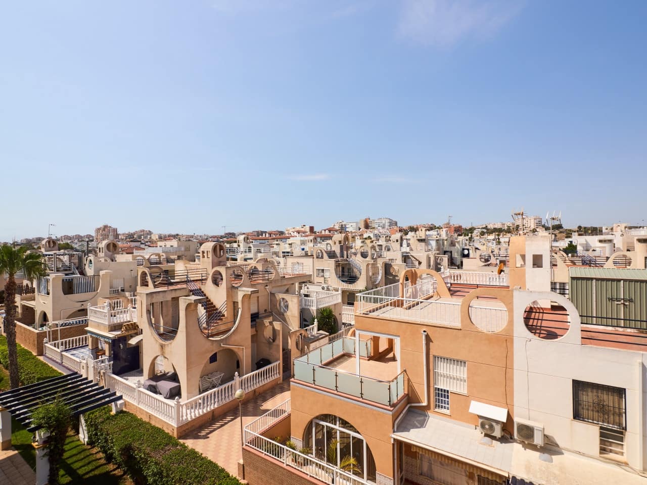 1 soveværelse Lejlighed til salg i Torrevieja med swimmingpool garage - € 159.900 (Ref: 9941188)