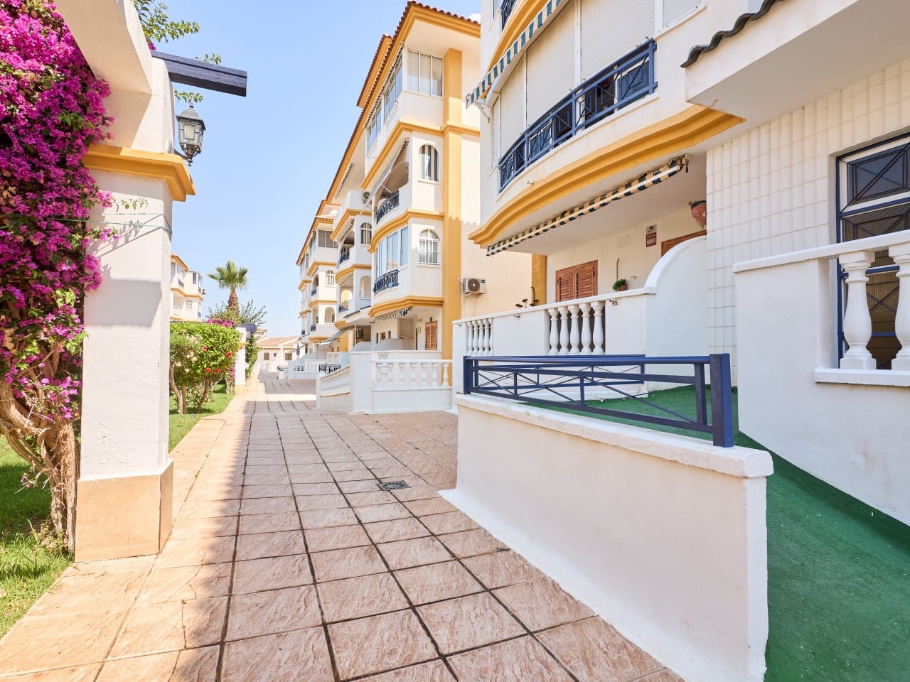 1 soveværelse Lejlighed til salg i Torrevieja med swimmingpool garage - € 159.900 (Ref: 9941188)