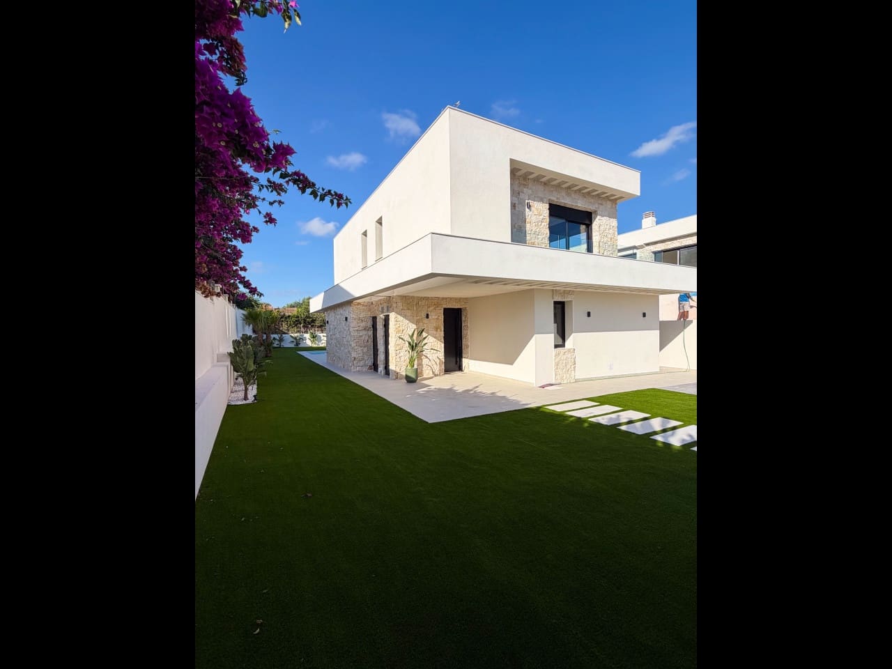 4 soverom Villa til salgs i Los Balcones med svømmebasseng garasje - € 895 000 (Ref: 9948905)