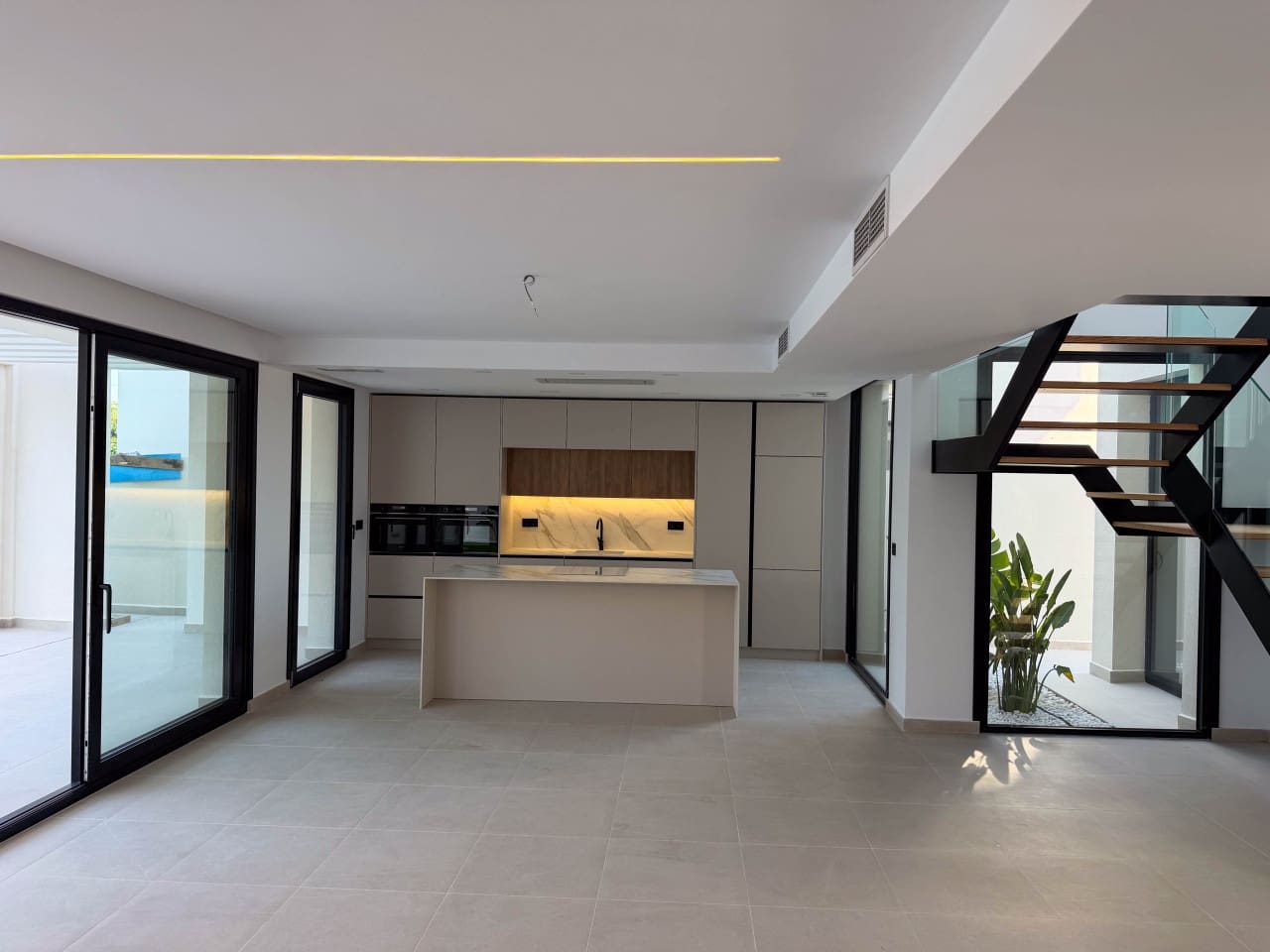 4 soverom Villa til salgs i Los Balcones med svømmebasseng garasje - € 895 000 (Ref: 9948905)