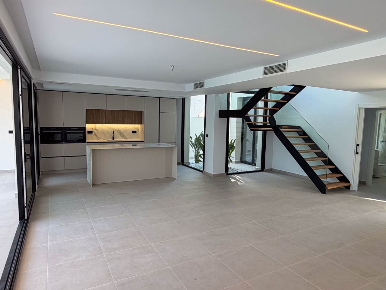 4 soverom Villa til salgs i Los Balcones med svømmebasseng garasje - € 895 000 (Ref: 9948905)