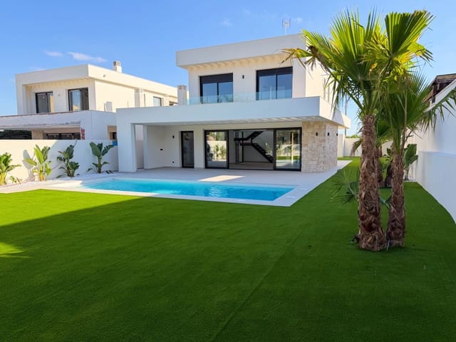 4 soverom Villa til salgs i Los Balcones med svømmebasseng garasje - € 895 000 (Ref: 9948905)