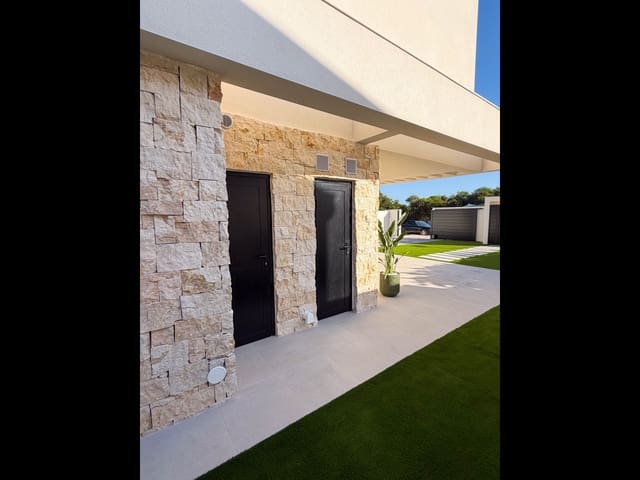 4 soverom Villa til salgs i Los Balcones med svømmebasseng garasje - € 895 000 (Ref: 9948905)