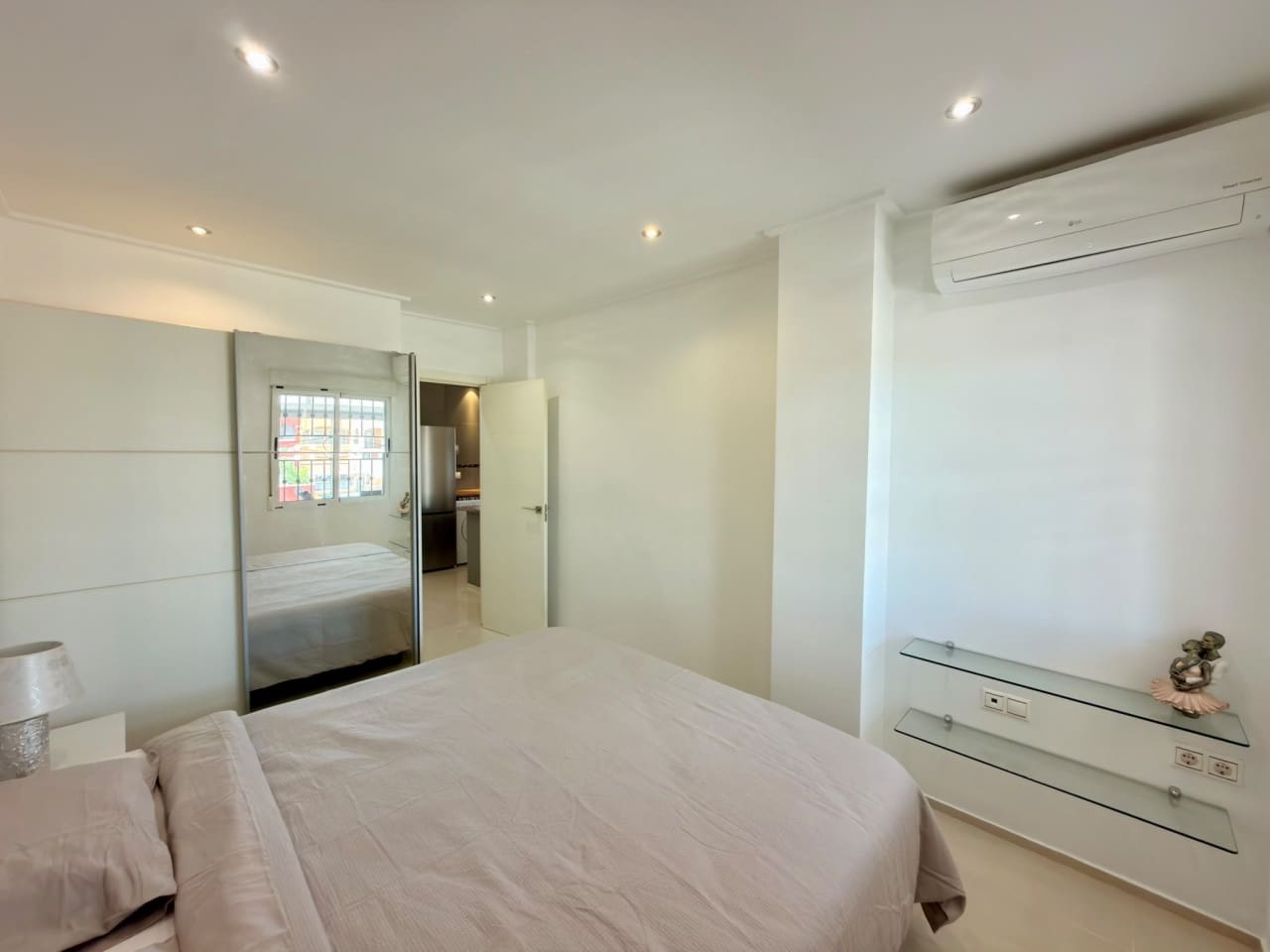 2 soveværelse Villa til salg i Orihuela Costa med swimmingpool - € 178.000 (Ref: 9952828)