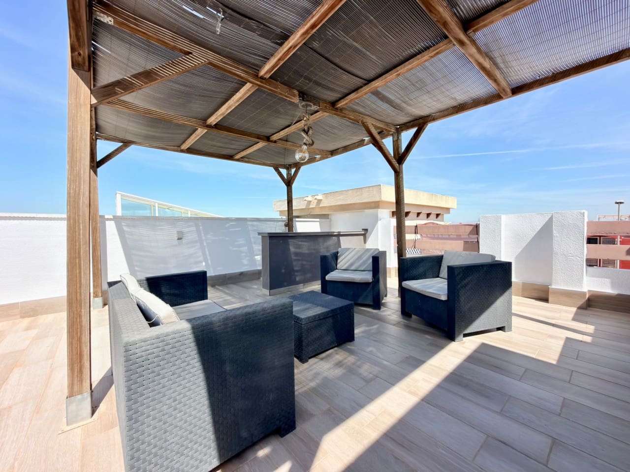 2 soveværelse Villa til salg i Orihuela Costa med swimmingpool - € 178.000 (Ref: 9952828)