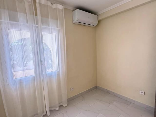 3 soverom Hus til salgs i Nueva Torrevieja, Torrevieja med svømmebasseng - € 259 900 (Ref: 9958399)