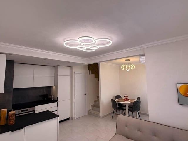 3 soverom Hus til salgs i Nueva Torrevieja, Torrevieja med svømmebasseng - € 259 900 (Ref: 9958399)