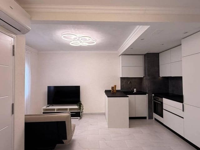 3 soverom Hus til salgs i Nueva Torrevieja, Torrevieja med svømmebasseng - € 259 900 (Ref: 9958399)