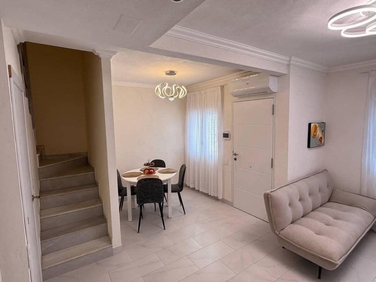 3 soverom Hus til salgs i Torrevieja med svømmebasseng - € 259 900 (Ref: 9958399)