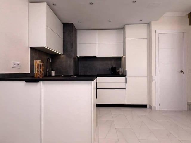 3 soverom Hus til salgs i Nueva Torrevieja, Torrevieja med svømmebasseng - € 259 900 (Ref: 9958399)