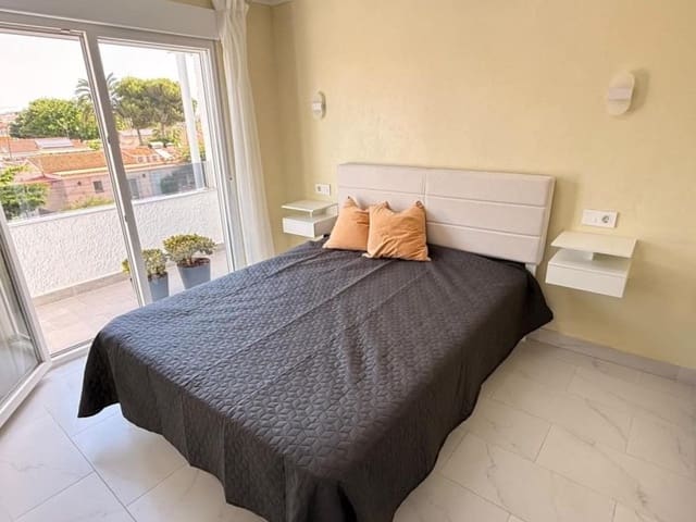 3 soverom Hus til salgs i Nueva Torrevieja, Torrevieja med svømmebasseng - € 259 900 (Ref: 9958399)