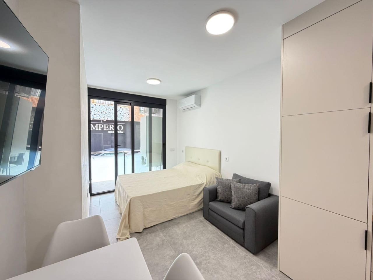 Apartment for sale in Torrevieja - € 115,900 (Ref: 9958400)