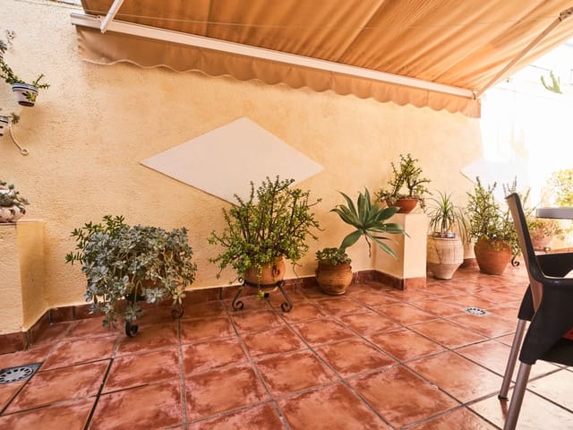 2 soveværelse Villa til salg i Los Europeos, Torrevieja med garage - € 246.750 (Ref: 9961770)