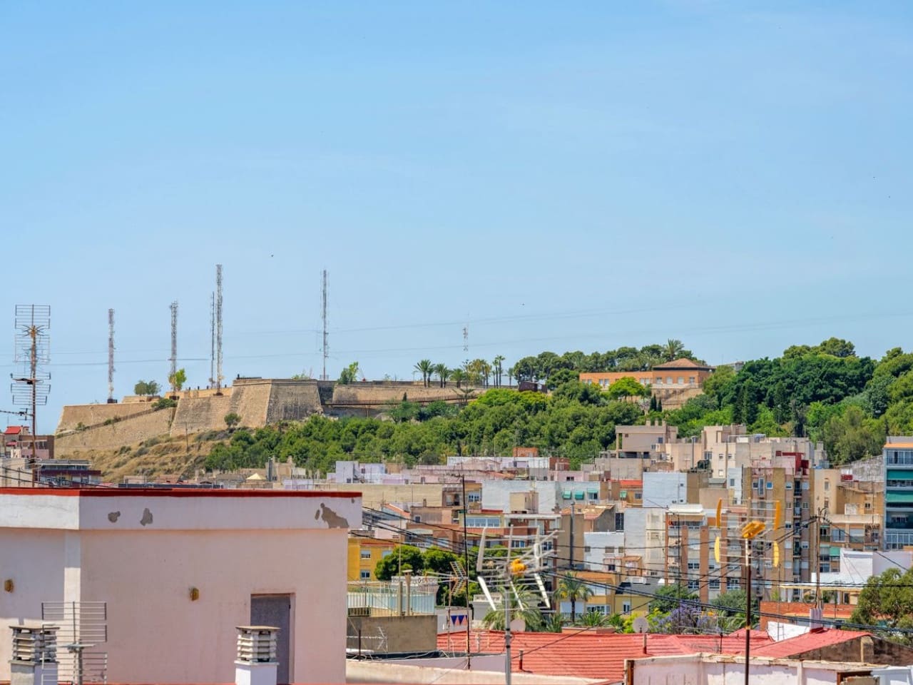 2 Zimmer Apartment zu verkaufen in Alicante / Alacant Stadt - 189.000 € (Ref: 9973592)