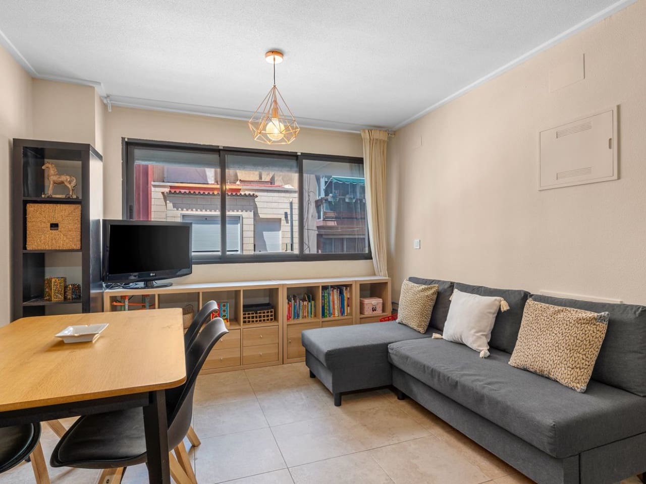2 Zimmer Apartment zu verkaufen in Alicante / Alacant Stadt - 189.000 € (Ref: 9973592)