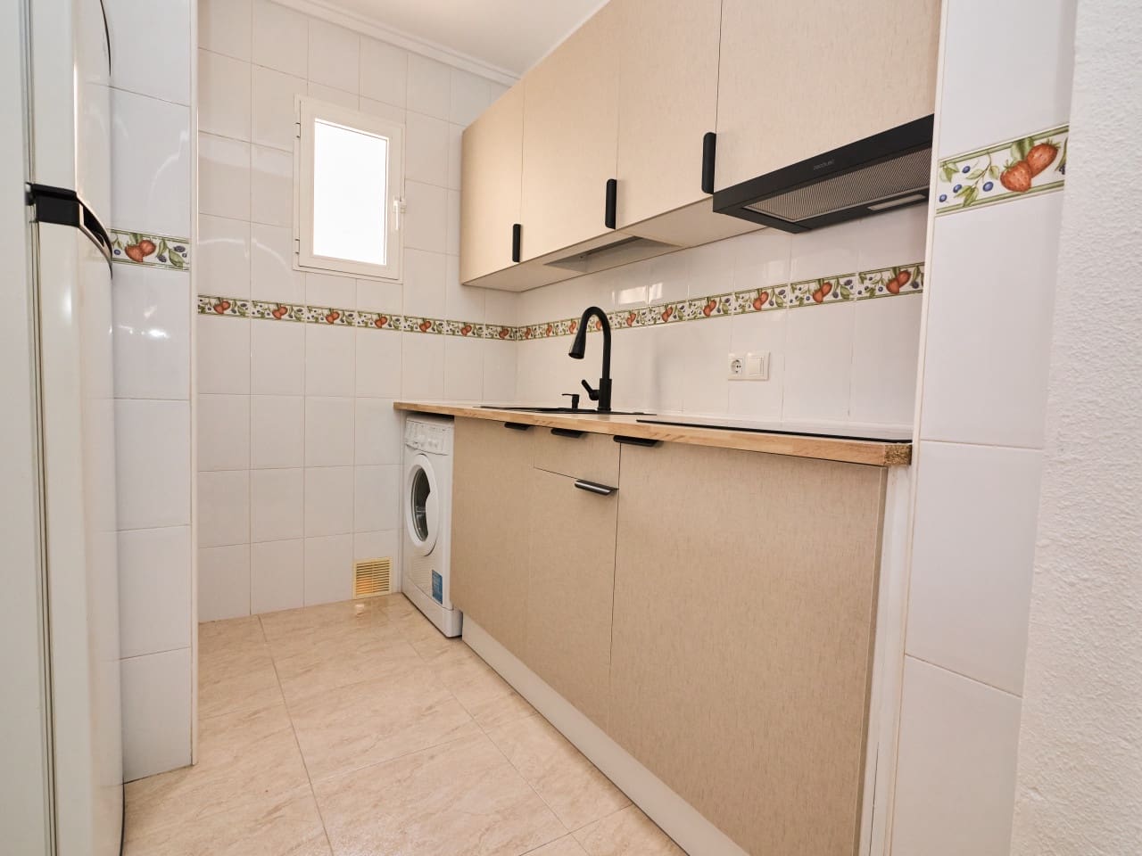 2 soverom Leilighet til salgs i Torrevieja med svømmebasseng - € 149 900 (Ref: 9973593)